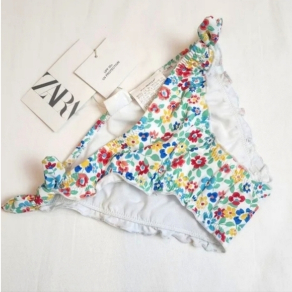 Zara Floral Bikini Bottom - Picture 1 of 6